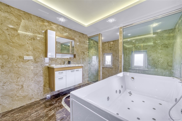 Penthouse with mountain view in Kestel