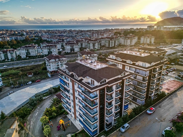 Large 4+1 penthouse from the owner in the Cikcilli area