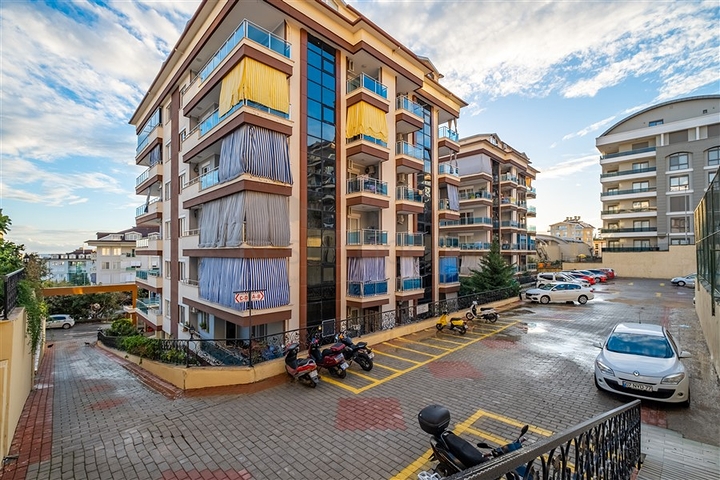 Large 4+1 penthouse from the owner in the Cikcilli area