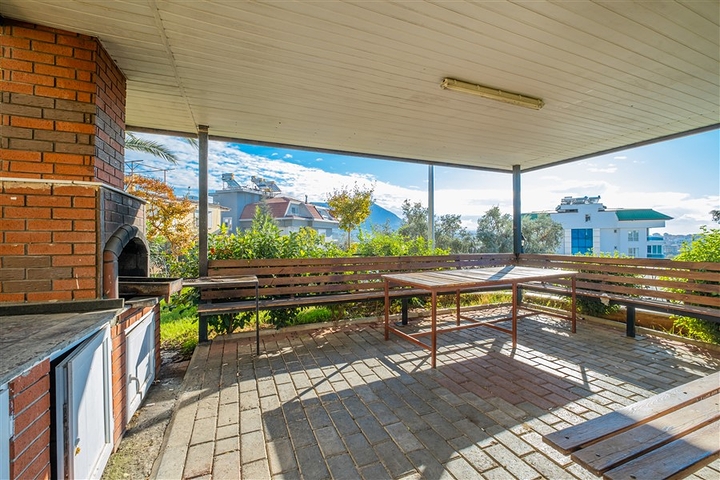 Large 4+1 penthouse from the owner in the Cikcilli area