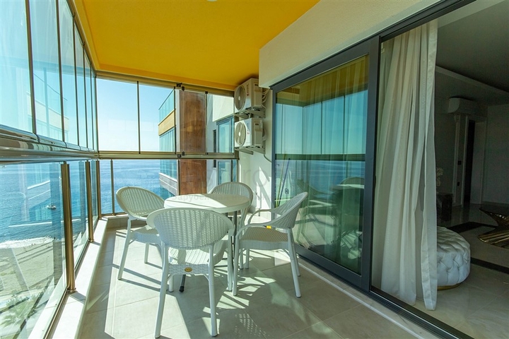 1+1 apartment in Mahmutlar area, 50 m from the sea