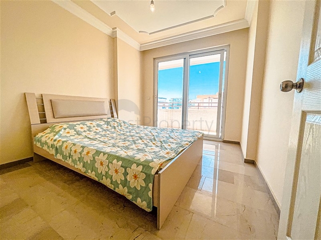Spacious 4+1 penthouse with sea view