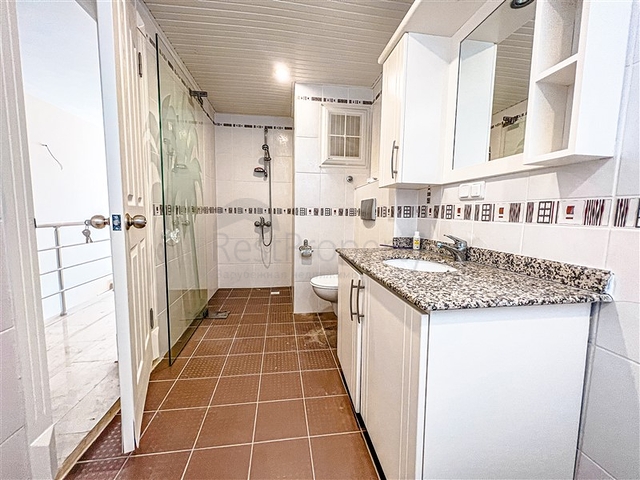 Spacious 4+1 penthouse with sea view