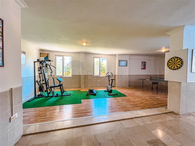 Spacious 4+1 penthouse with sea view