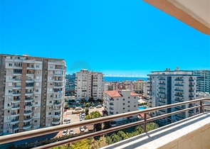 Spacious 4+1 penthouse with sea view