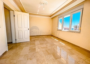 Spacious 4+1 penthouse with sea view