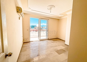 Spacious 4+1 penthouse with sea view