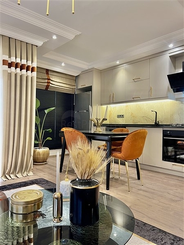 2+1 apartment in the center of Alanya with panoramic sea views