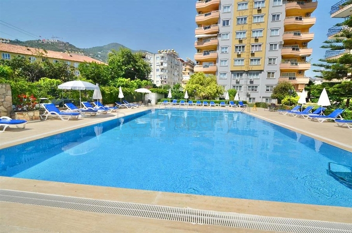 2+1 apartment in the center of Alanya with panoramic sea views