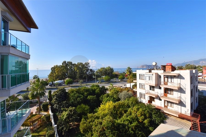 Apartment 2+1 with sea view in Kestel area