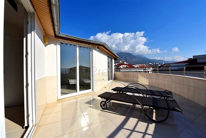 4+1 duplex penthouse in Kestel area, just 20 m from the sea