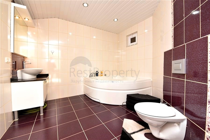 4+1 duplex penthouse in Kestel area, just 20 m from the sea