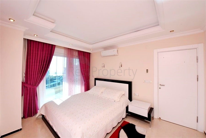 4+1 duplex penthouse in Kestel area, just 20 m from the sea