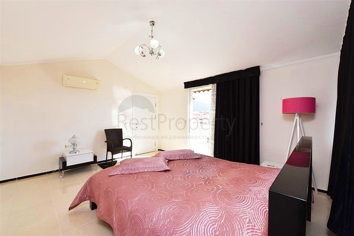 4+1 duplex penthouse in Kestel area, just 20 m from the sea