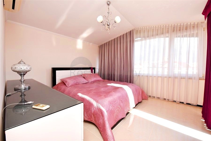 4+1 duplex penthouse in Kestel area, just 20 m from the sea