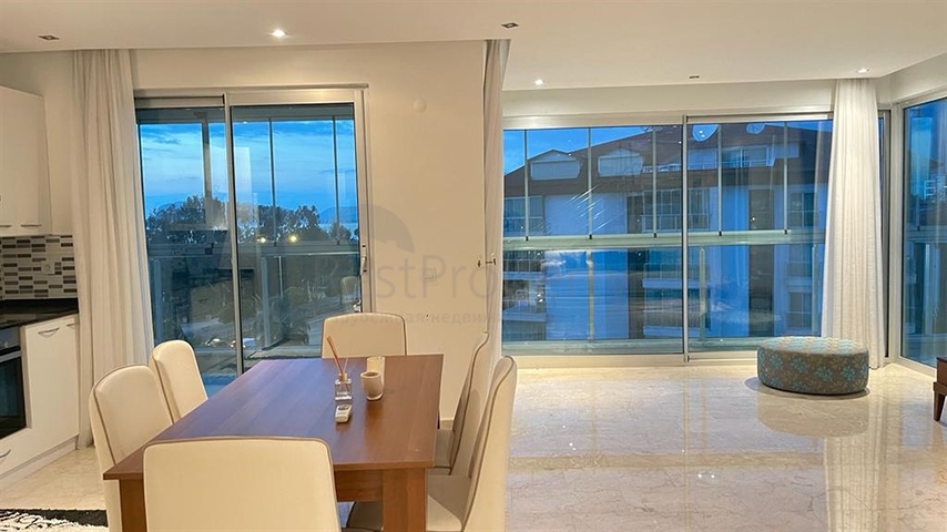 Three-bedroom penthouse in Kestel district