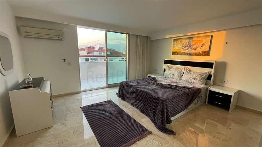 Three-bedroom penthouse in Kestel district