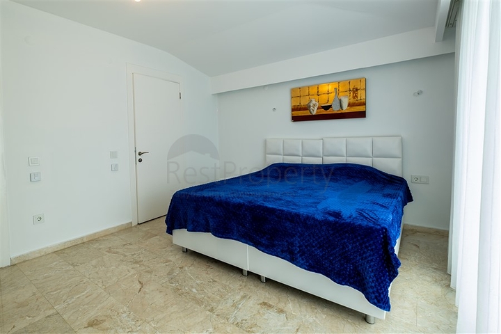 Three-bedroom penthouse in Kestel district