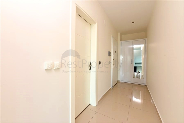Spacious one-bedroom apartment 50 m from the sea