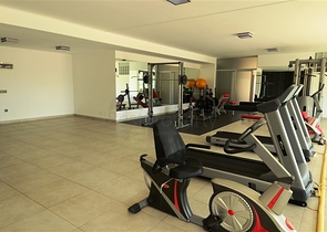 Spacious one-bedroom apartment 50 m from the sea