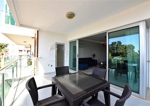 Spacious one-bedroom apartment 50 m from the sea