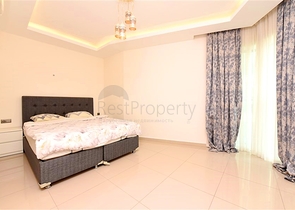 Spacious one-bedroom apartment 50 m from the sea