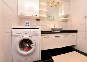 Spacious one-bedroom apartment 50 m from the sea