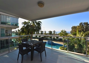 Spacious one-bedroom apartment 50 m from the sea
