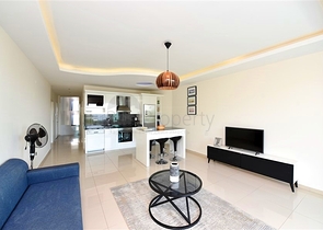 Spacious one-bedroom apartment 50 m from the sea