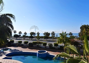 Spacious one-bedroom apartment 50 m from the sea