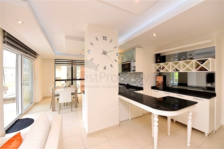 Spacious and bright 3+1 apartment from the owner in Avsallar district