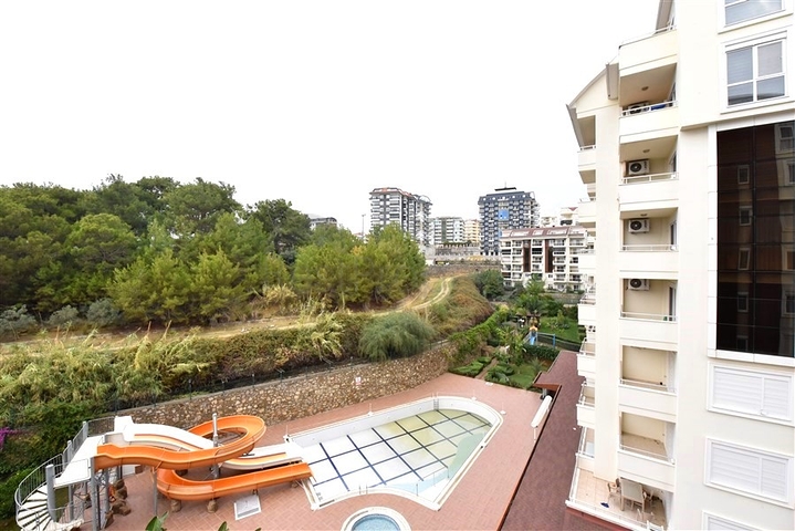 Spacious and bright 3+1 apartment from the owner in Avsallar district