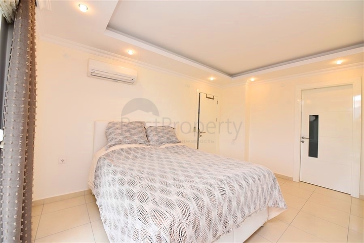 Spacious and bright 3+1 apartment from the owner in Avsallar district