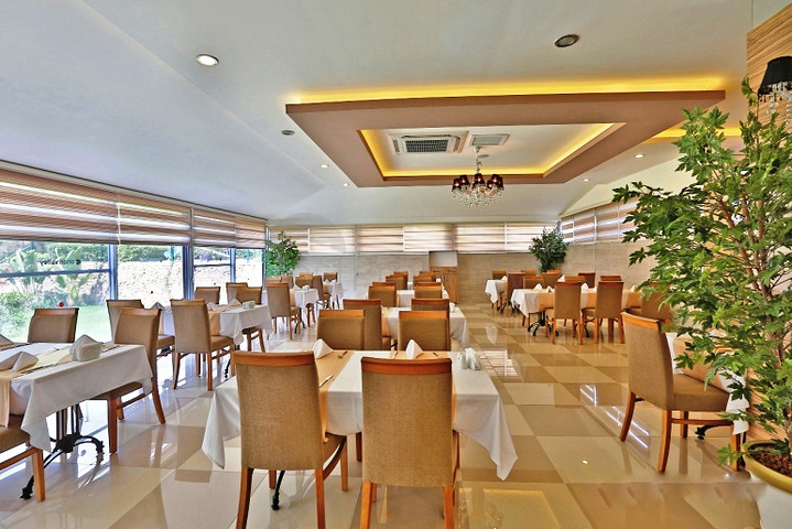 Spacious and bright 3+1 apartment from the owner in Avsallar district