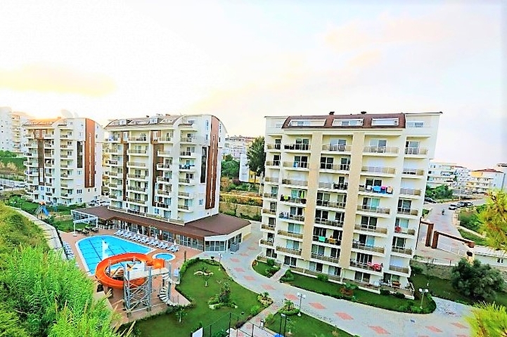 Spacious and bright 3+1 apartment from the owner in Avsallar district