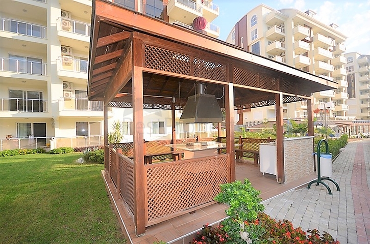 Spacious and bright 3+1 apartment from the owner in Avsallar district