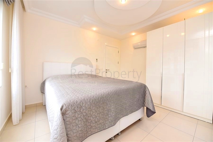 Spacious and bright 3+1 apartment from the owner in Avsallar district