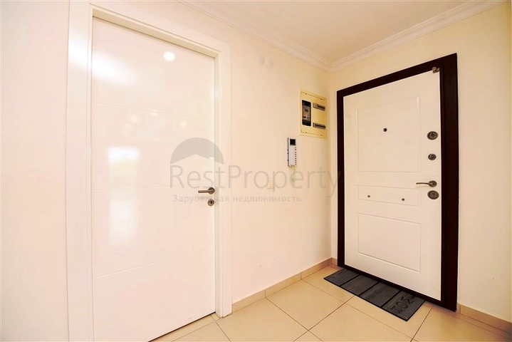 Spacious and bright 3+1 apartment from the owner in Avsallar district