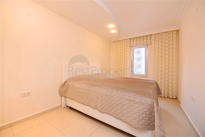Spacious and bright 3+1 apartment from the owner in Avsallar district