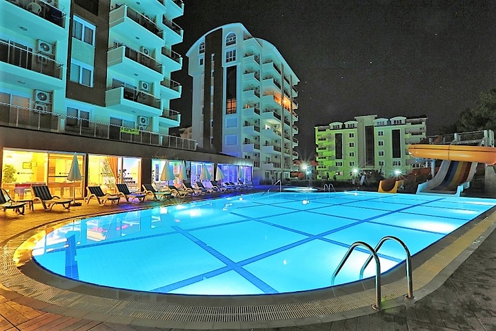 Spacious and bright 3+1 apartment from the owner in Avsallar district