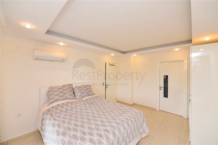 Spacious and bright 3+1 apartment from the owner in Avsallar district