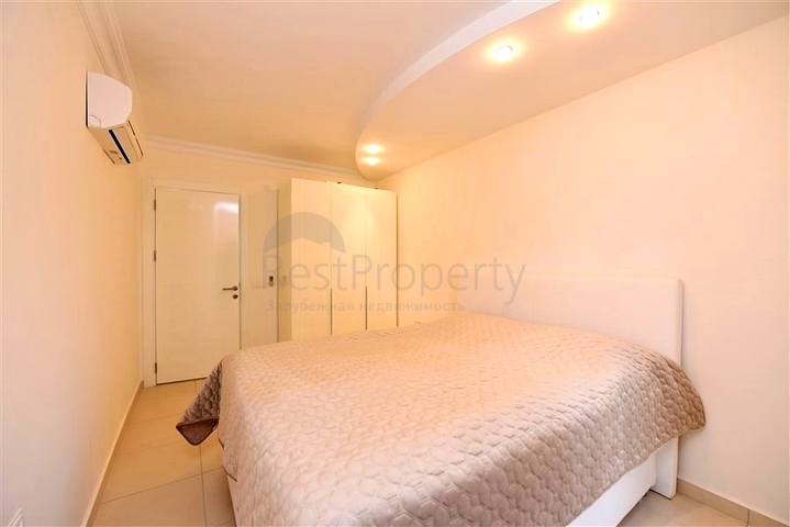 Spacious and bright 3+1 apartment from the owner in Avsallar district