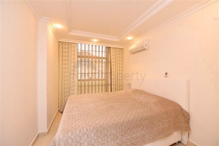 Spacious and bright 3+1 apartment from the owner in Avsallar district