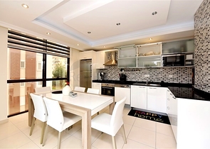 Spacious and bright 3+1 apartment from the owner in Avsallar district