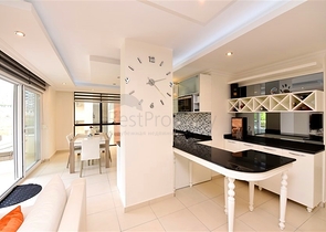 Spacious and bright 3+1 apartment from the owner in Avsallar district