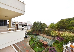 Spacious and bright 3+1 apartment from the owner in Avsallar district