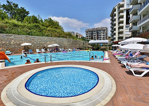 Spacious and bright 3+1 apartment from the owner in Avsallar district