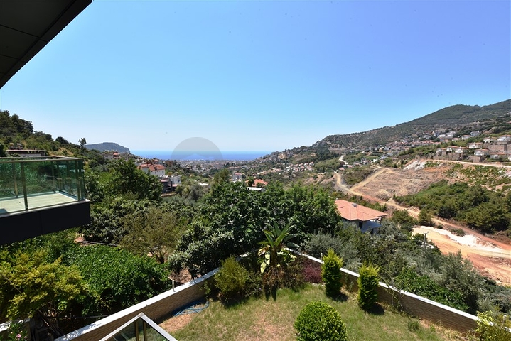 Luxury villa with a 5+1 open plan in Alanya