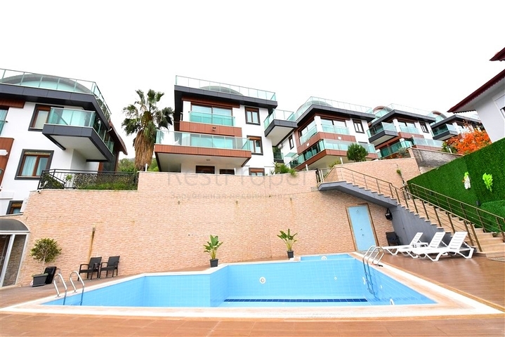 Luxury villa with a 5+1 open plan in Alanya