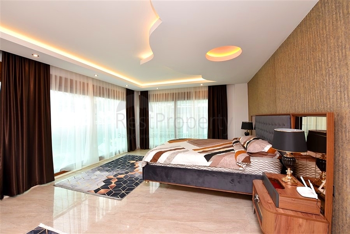 Luxury villa with a 5+1 open plan in Alanya